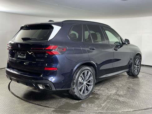New 2026 BMW X5 xDrive40i w/ M Sport Package image 4
