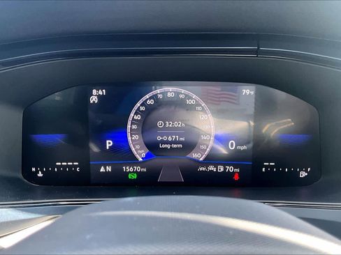 Used 2024 Volkswagen Taos SE w/ Panoramic Sunroof Package FWD image 26