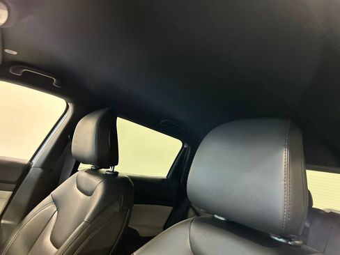 Used 2025 Jeep Compass Limited AWD/4WD image 27