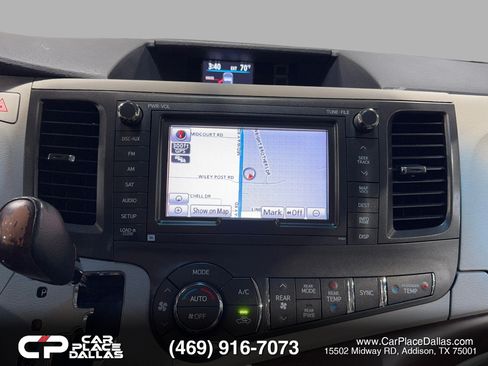 Used 2013 Toyota Sienna Limited w/ Premium Pkg FWD image 38