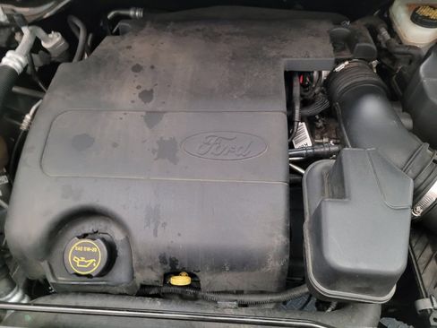 Used 2017 Ford Explorer XLT image 30