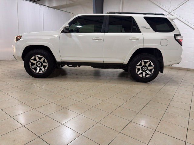 Used 2020 Toyota 4Runner TRD Off-Road Premium AWD/4WD image 3