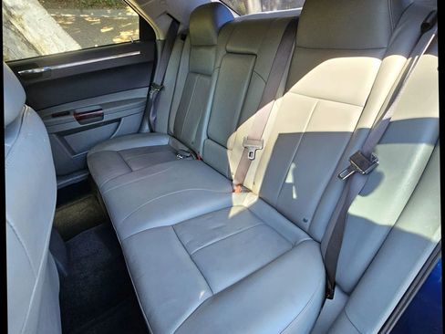 Used 2005 Chrysler 300 Touring image 22