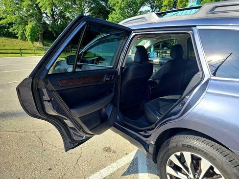 Used 2016 Subaru Outback 3.6R Limited image 26