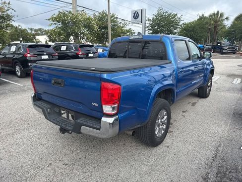 Used 2017 Toyota Tacoma SR5 w/ Tow Package RWD image 12