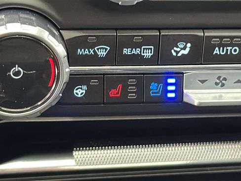 Used 2024 Ford F150 Lariat AWD/4WD image 22