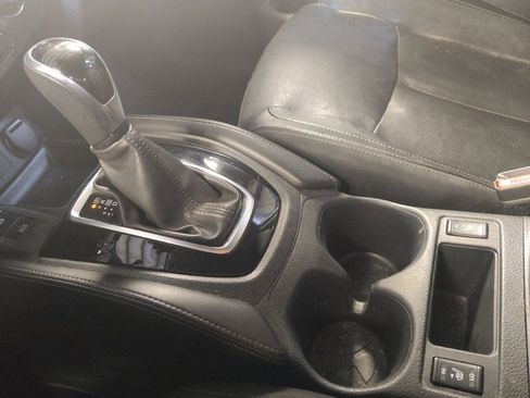 Used 2019 Nissan Rogue SL FWD image 26