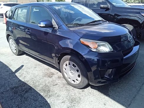 Used 2014 Scion xD FWD image 2