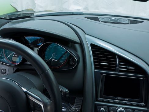 Used 2011 Audi R8 V10 image 66