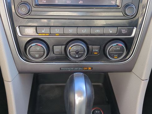 Used 2017 Volkswagen Passat 1.8T R-Line image 23