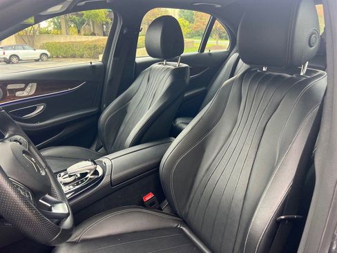 Used 2017 Mercedes-Benz E 300 4MATIC image 32