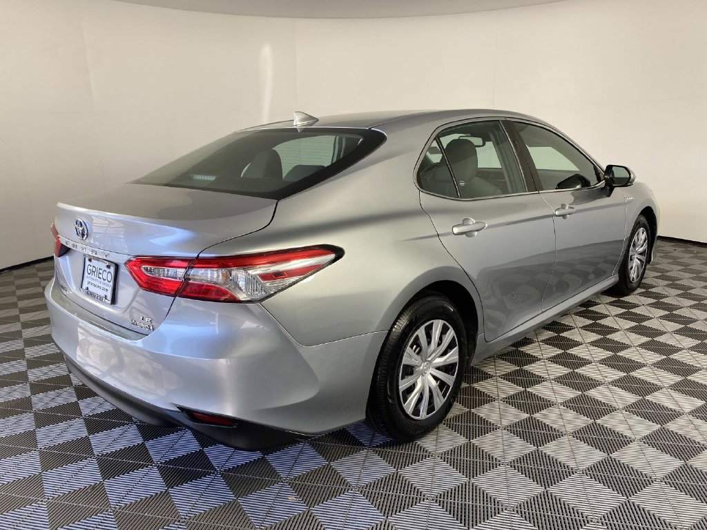 Used 2020 Toyota Camry LE w/ Sunroof Package FWD image 9