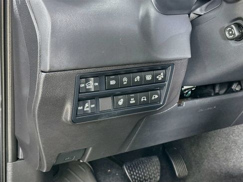 Used 2024 Toyota Tundra Platinum AWD/4WD image 12