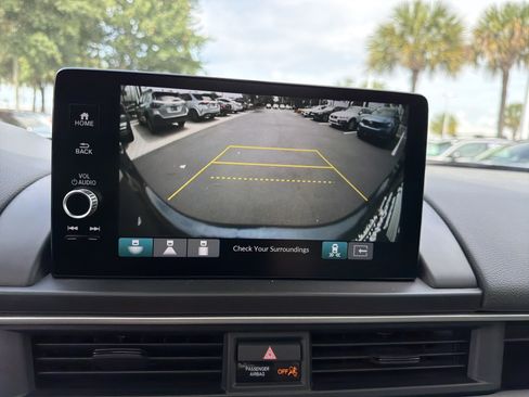 Used 2025 Honda Pilot Touring image 25