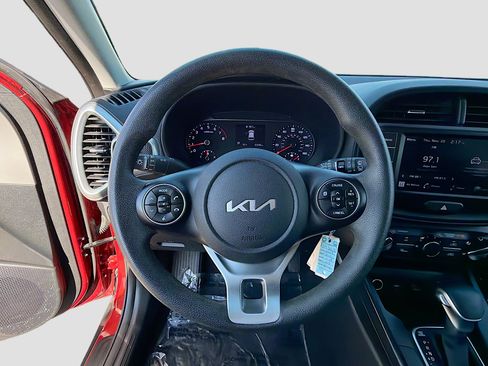 Used 2022 Kia Soul LX image 35