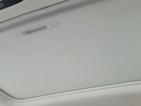 Certified 2025 Toyota Sienna XLE FWD image 20