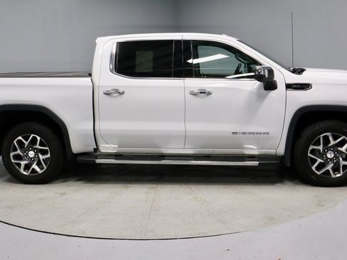 Used 2022 GMC Sierra 1500 SLT w/ SLT Premium Package image 12