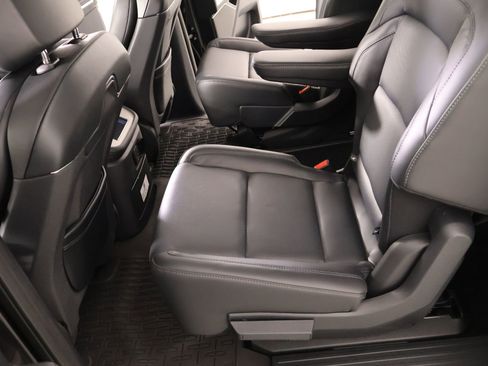 New 2025 Lincoln Navigator L Reserve AWD/4WD image 12