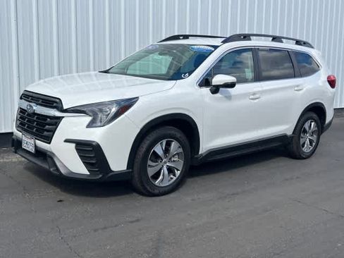 Used 2023 Subaru Ascent Premium image 1