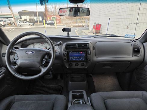 Used 2001 Ford Explorer Sport Trac 4x4 image 13