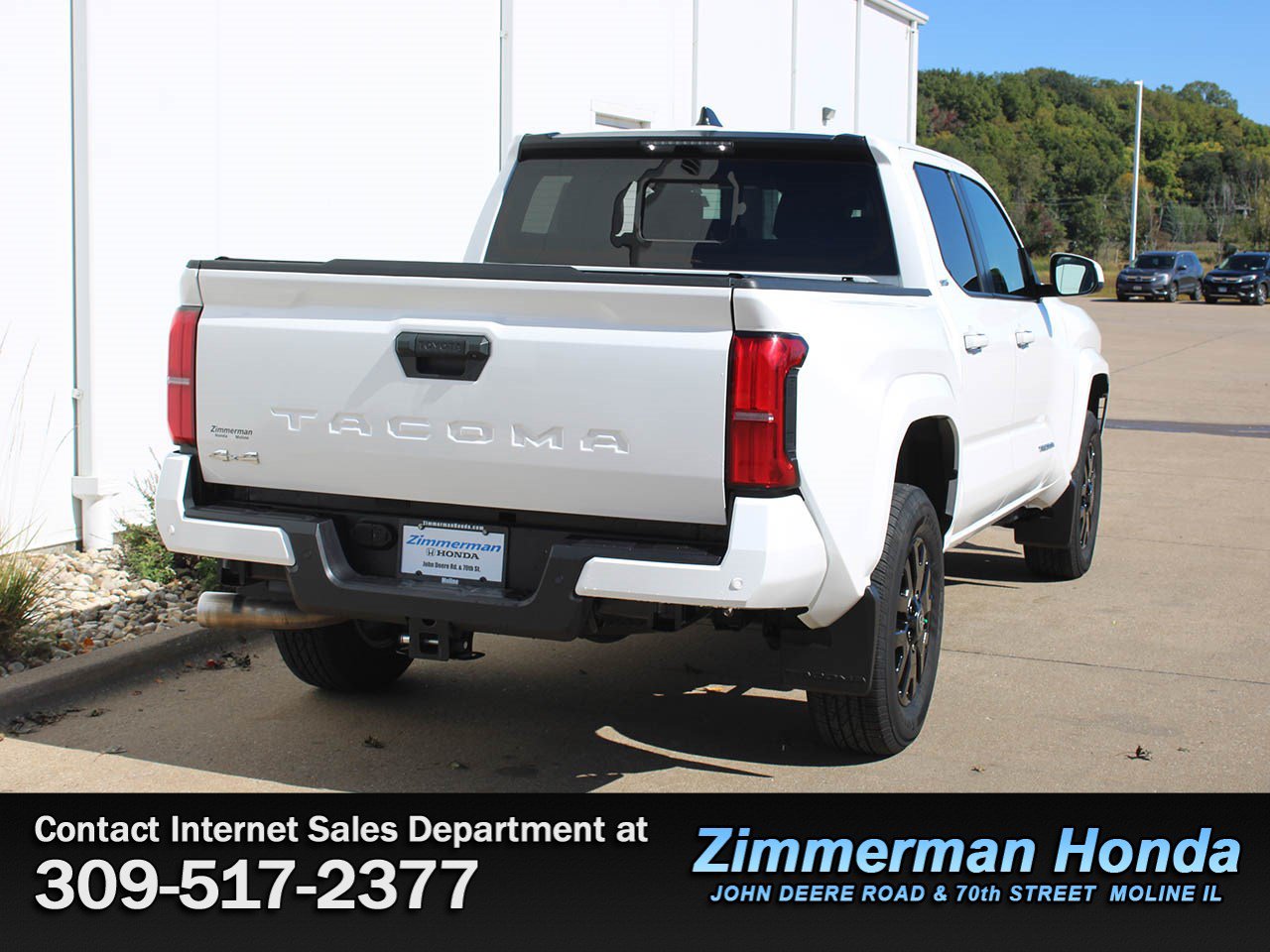 Used 2025 Toyota Tacoma SR5 w/ SR5 Upgrade Package AWD/4WD image 2