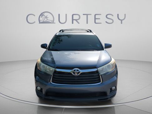 Used 2015 Toyota Highlander XLE FWD image 10