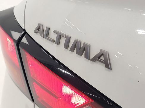 Used 2024 Nissan Altima 2.5 SV image 6