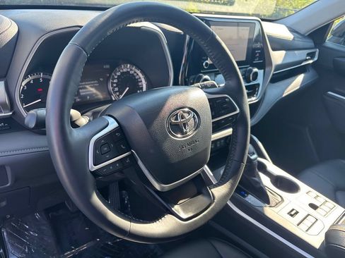Used 2026 Toyota Highlander XLE AWD/4WD image 13