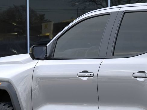 New 2026 GMC Canyon AT4 w/ Technology Plus Package AWD/4WD image 12