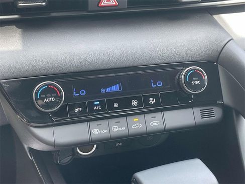 New 2025 Hyundai Elantra Sport image 28