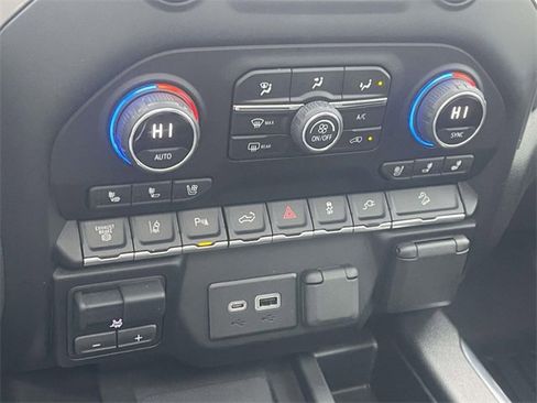 Used 2022 Chevrolet Silverado 2500 LTZ w/ LTZ Plus Package image 21