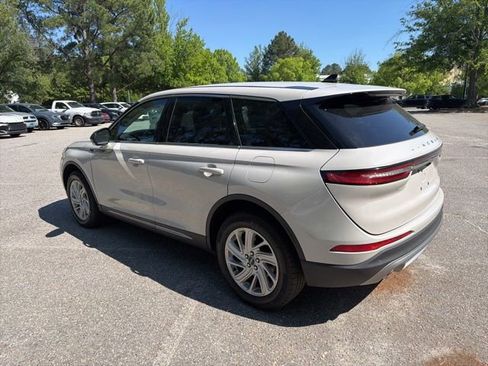 Used 2023 Lincoln Corsair FWD image 3