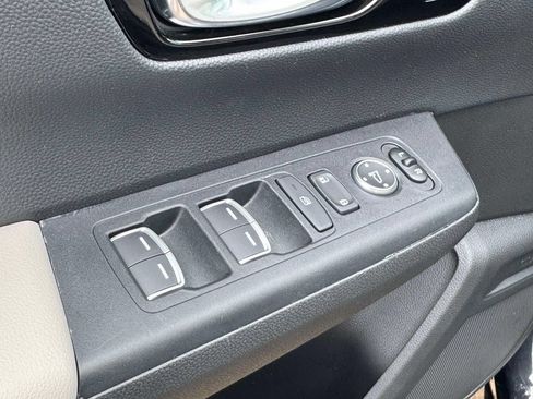Used 2025 Honda CR-V EX-L image 16