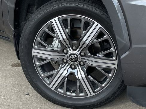 Used 2024 Toyota Sequoia Capstone AWD/4WD image 8