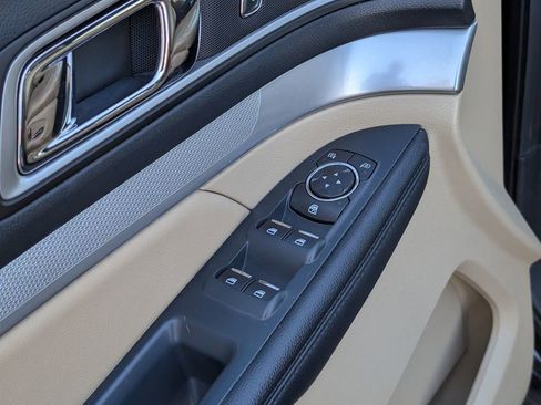 Used 2016 Ford Explorer XLT w/ Equipment Group 202A image 18