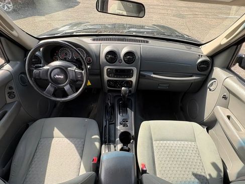 Used 2006 Jeep Liberty Sport AWD/4WD image 20