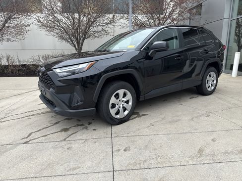 Used 2025 Toyota RAV4 LE image 25