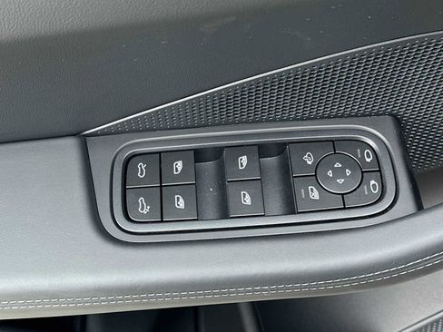 New 2025 Porsche Macan 4S Electric image 13