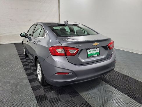 Used 2018 Chevrolet Cruze LT w/ Convenience Package FWD image 5