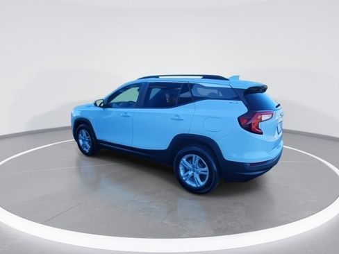 Used 2024 GMC Terrain SLE w/ Driver Convenience Package image 6
