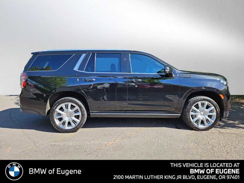 Used 2021 Chevrolet Tahoe High Country w/ Premium Package AWD/4WD image 2
