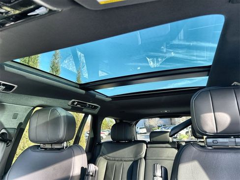 New 2026 Land Rover Range Rover Long Wheelbase SE image 20