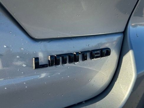 Certified 2025 Jeep Grand Cherokee Limited w/ Black Appearance Package image 25