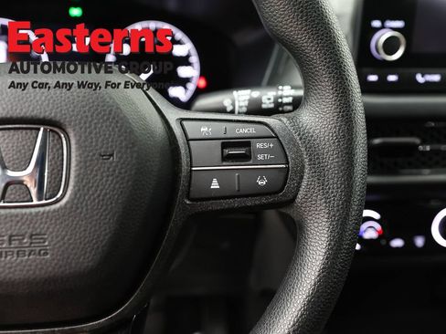 Used 2023 Honda HR-V LX image 15