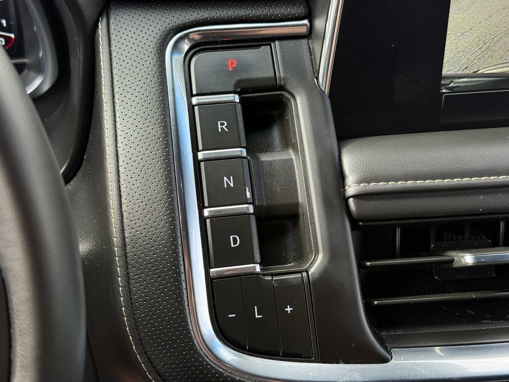 Used 2024 GMC Yukon SLT AWD/4WD image 31