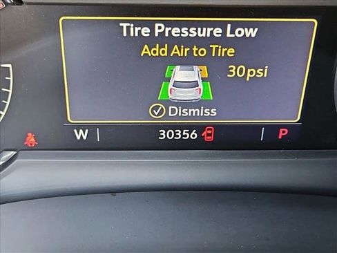 Used 2024 Cadillac XT6 Premium Luxury image 11