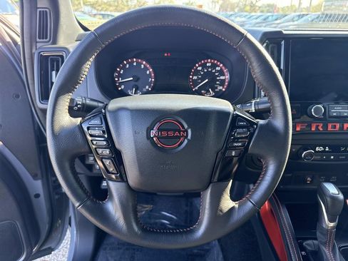 Used 2025 Nissan Frontier PRO-4X image 30