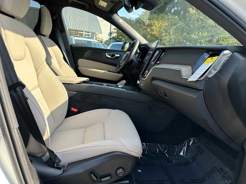 New 2026 Volvo XC60 B5 Plus w/ Climate Package image 10