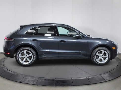 Certified 2019 Porsche Macan image 8