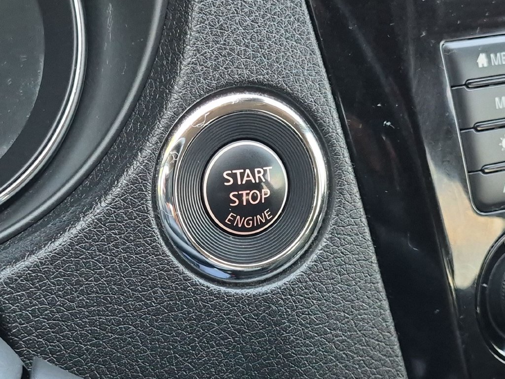 Used 2019 Nissan Rogue SL AWD/4WD image 16